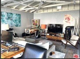 3125 Stanford Ave in Los Angeles, CA - Building Photo