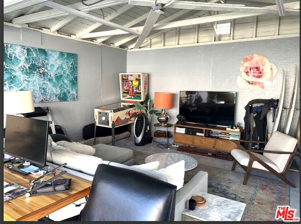 3125 Stanford Ave in Los Angeles, CA - Building Photo