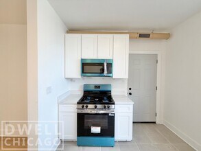 1522 W Ardmore Ave, Unit 2E in Chicago, IL - Foto de edificio - Building Photo