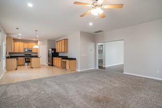 239 Clayburne Dr in Goose Creek, SC - Foto de edificio - Building Photo