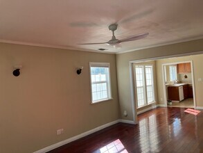 2833 S Victoria Ave, Unit Duplex West Adams in Los Angeles, CA - Foto de edificio - Building Photo