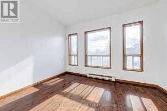 3038 Dundas St W in Toronto, ON - Building Photo - Building Photo