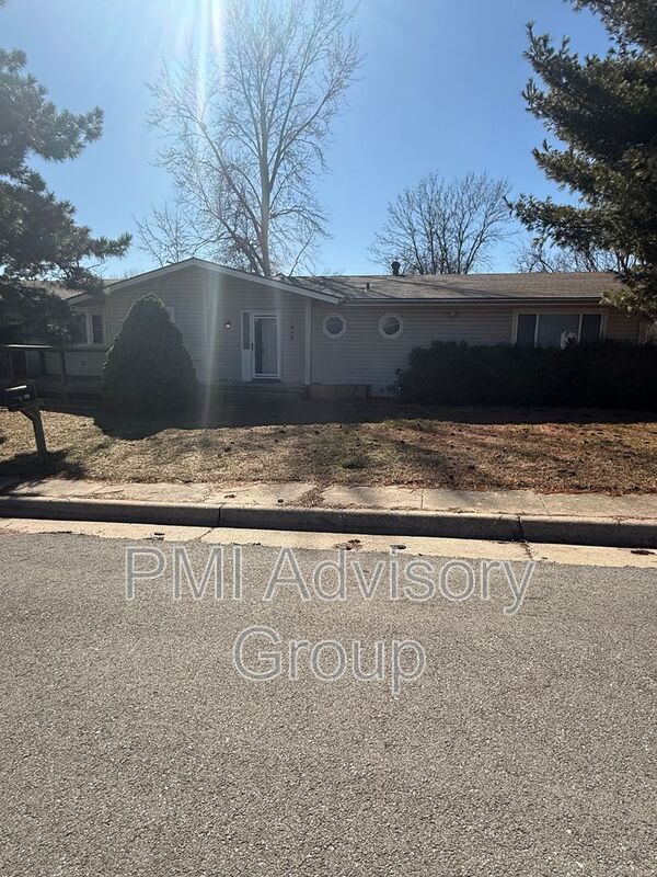 property at 1805 SW Clearview Cir