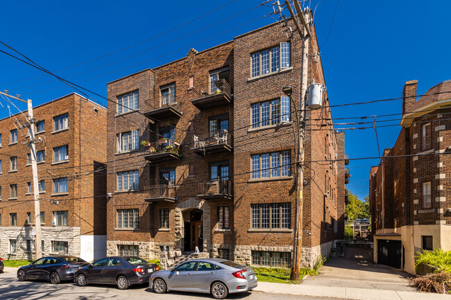 5050 Roslyn in Montréal, QC - Building Photo - Building Photo