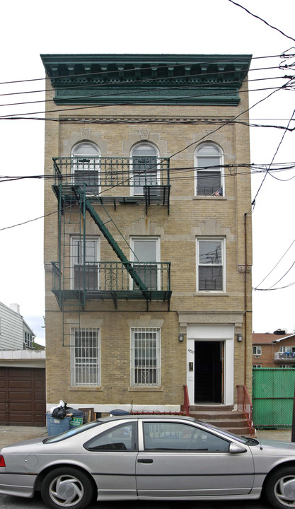 1450 66th St in Brooklyn, NY - Building Photo