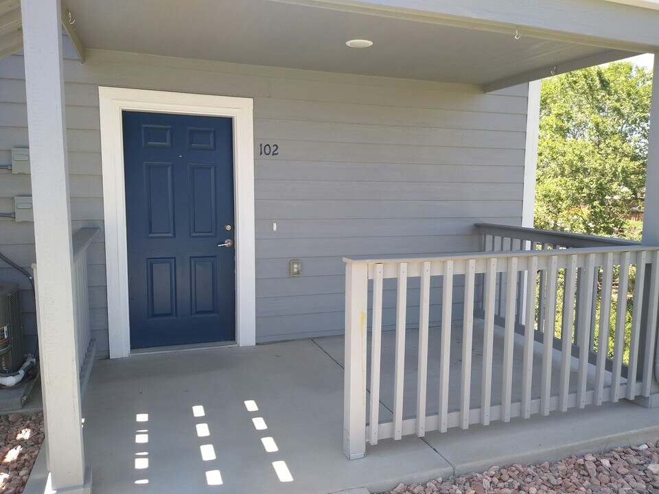 1728 Hampton S in Colorado Springs, CO - Building Photo
