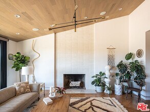 4587 Don Felipe Dr in Los Angeles, CA - Building Photo - Building Photo