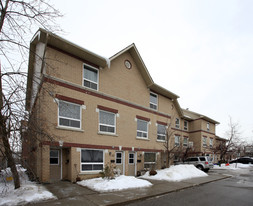 Centre Green Co-operative Housing in Richmond Hill, ON - Building Photo