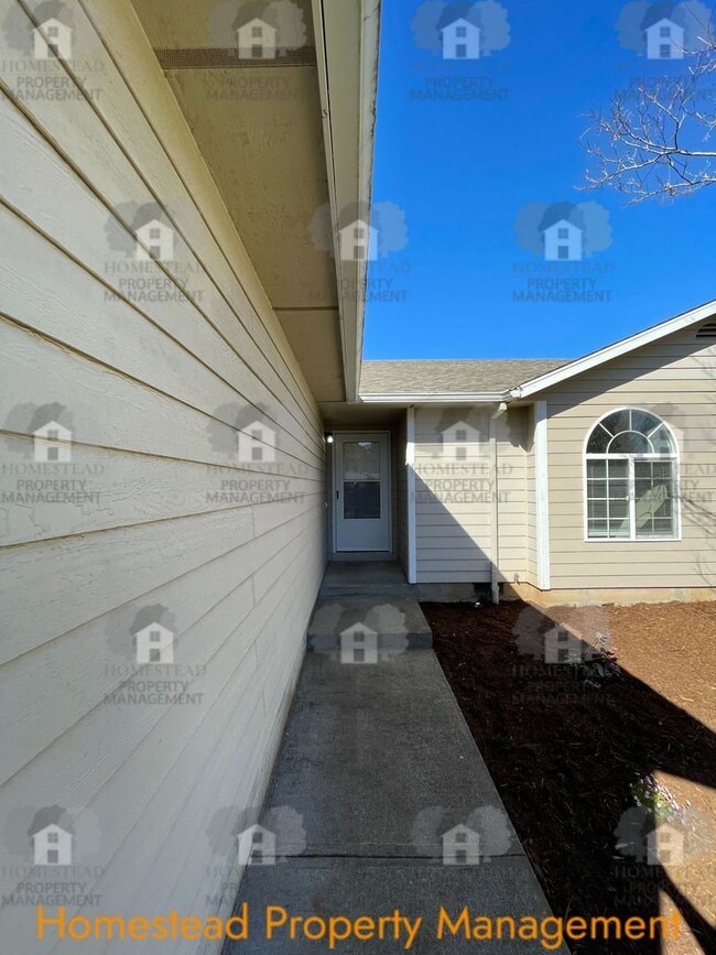 1957 Maplewood Ct S in Salem, OR - Building Photo - Building Photo