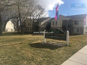Sierra Springs Apartments in Carson City, NV - Foto de edificio - Building Photo