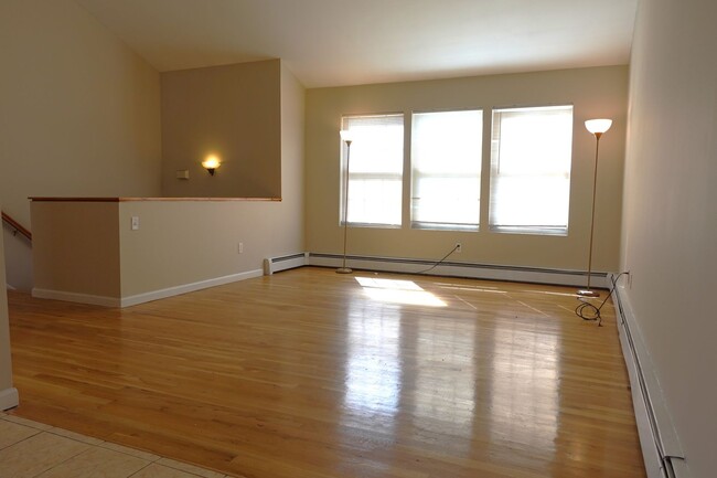 9 Gaynor Rd in Centereach, NY - Building Photo - Building Photo