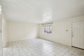 8379 La Roche Ln in Houston, TX - Building Photo - Building Photo