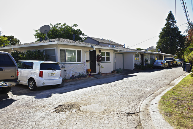 155 Dutton Ave in San Leandro, CA - Building Photo - Building Photo