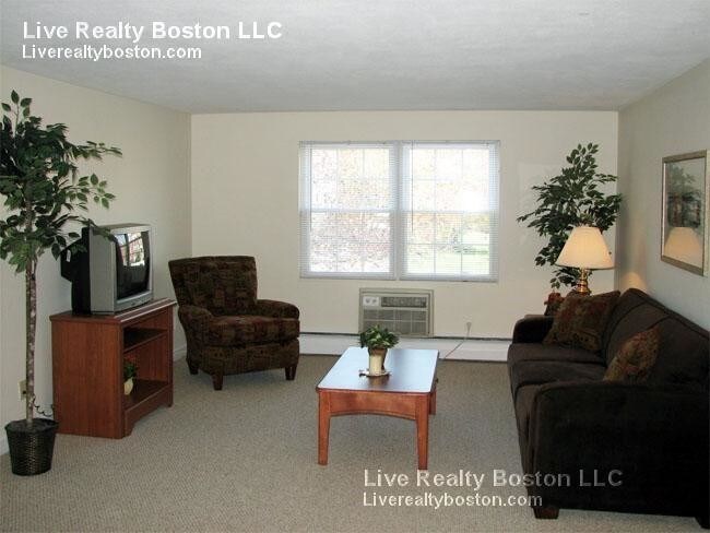 10 Totman Dr in Woburn, MA - Building Photo