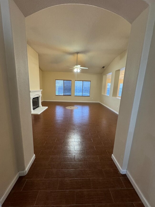 5731 N Tracy Ave in Fresno, CA - Building Photo - Building Photo