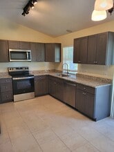 10067 Topsail Ave in Englewood, FL - Foto de edificio - Building Photo