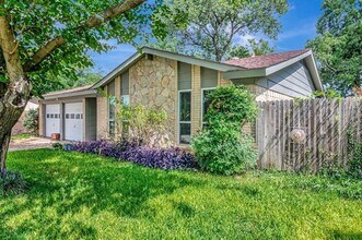 5913 Cathy Ct in Watauga, TX - Building Photo - Building Photo