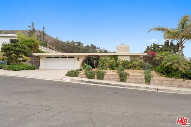 property at 1324 El Hito Cir
