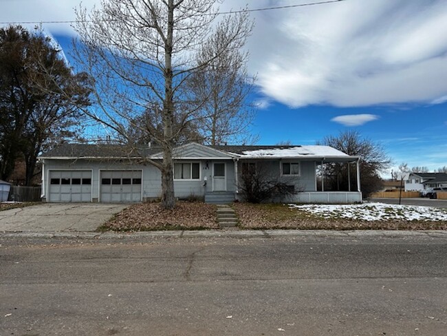 345 Hedges St in Lander, WY - Building Photo - Building Photo