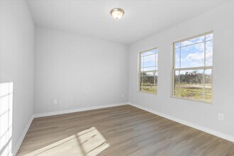 608 Yupon St in Baytown, TX - Foto de edificio - Building Photo