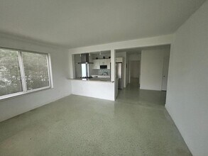 7430 Carlyle Ave in Miami Beach, FL - Building Photo - Building Photo