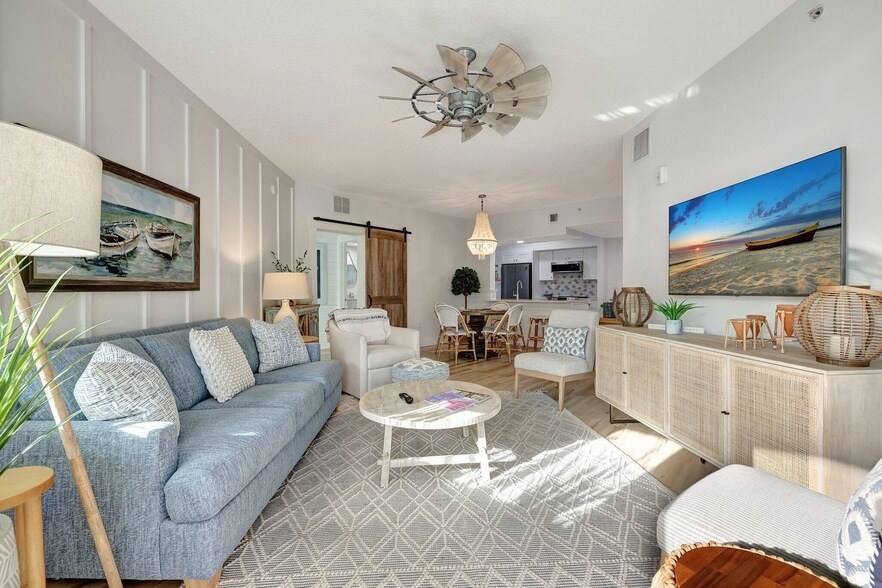 875 NW Flagler Ave, Unit 404 in Stuart, FL - Building Photo