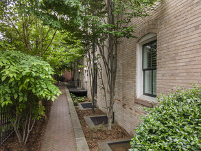 Cromley Lofts in Alexandria, VA - Building Photo - Building Photo