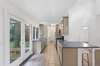 204 Maple St in St. Simons Island, GA - Building Photo - Building Photo