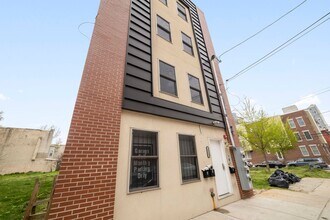1515 W Oxford St, Unit Student Housing in Philadelphia, PA - Building Photo - Building Photo