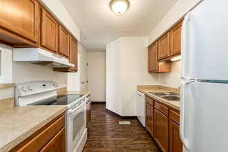 Cunard Village Apartments in Columbus, OH - Building Photo - Building Photo