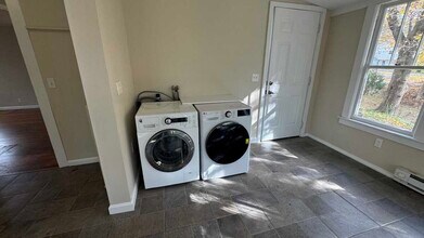 34 Water Ln in Easthampton, MA - Building Photo - Building Photo