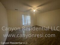 1604 Cedrow Dr photo'