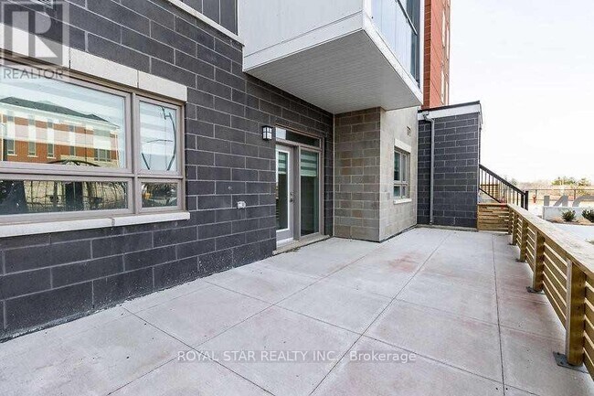 200 Lagerfeld Dr in Brampton, ON - Building Photo - Building Photo