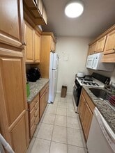 33 Pond Ave in Brookline, MA - Building Photo - Building Photo