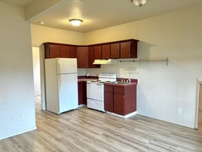 535 NE 76th Ave in Portland, OR - Building Photo - Building Photo