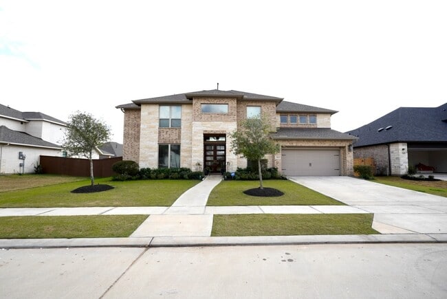 5014 Fountainhead Ln