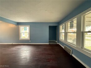 1469 E 250th St in Euclid, OH - Building Photo - Building Photo