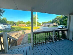 301 Vivian St in Cherryville, NC - Building Photo - Building Photo