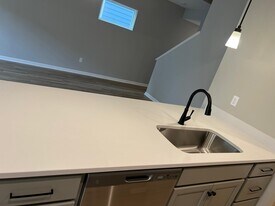 1640 Autumn Spice Pl, Unit 1640 in Dayton, OH - Building Photo