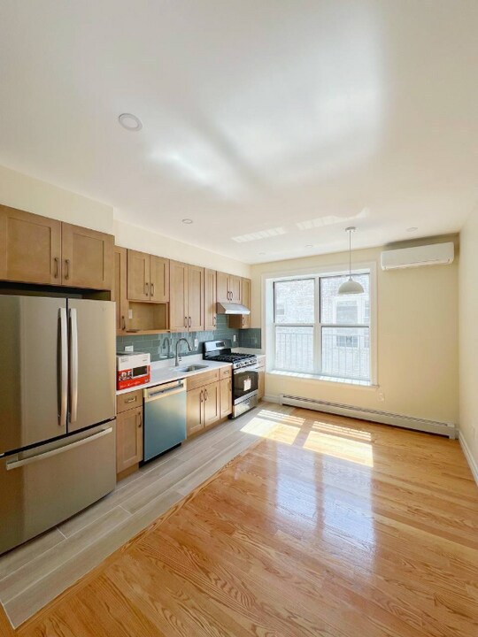 8752 18th Ave in Brooklyn, NY - Building Photo