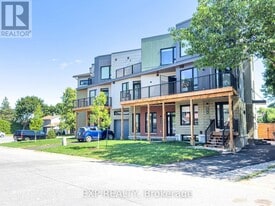 25 Fair Oaks Crescent in Ottawa, ON - Building Photo