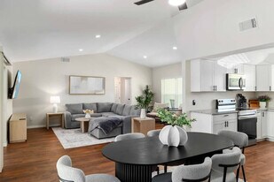 1941 Tidewater Ct in Zephyrhills, FL - Building Photo