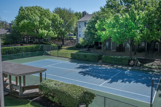 The Lakes at Renaissance Park in Austin, TX - Foto de edificio - Building Photo