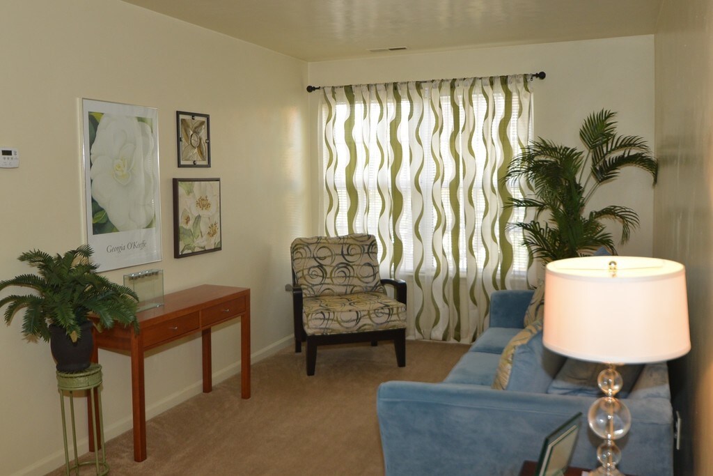 Pipers Landing Apartments in Virginia Beach, VA