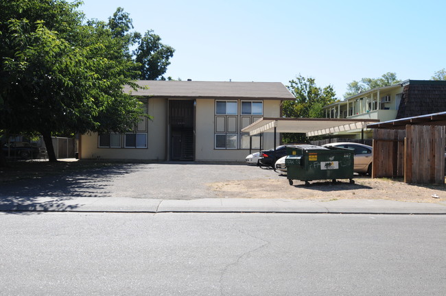 4469 Cotton Ct in Stockton, CA - Foto de edificio - Building Photo