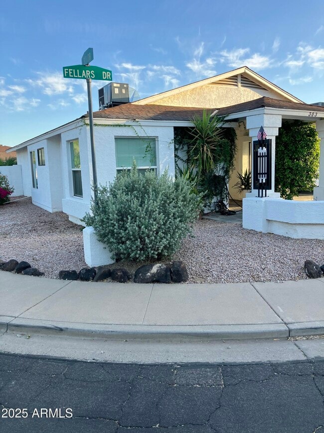 303 W Fellars Dr in Phoenix, AZ - Building Photo - Building Photo