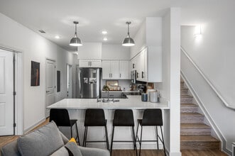 Aspen Heights University City in Charlotte, NC - Building Photo - Building Photo