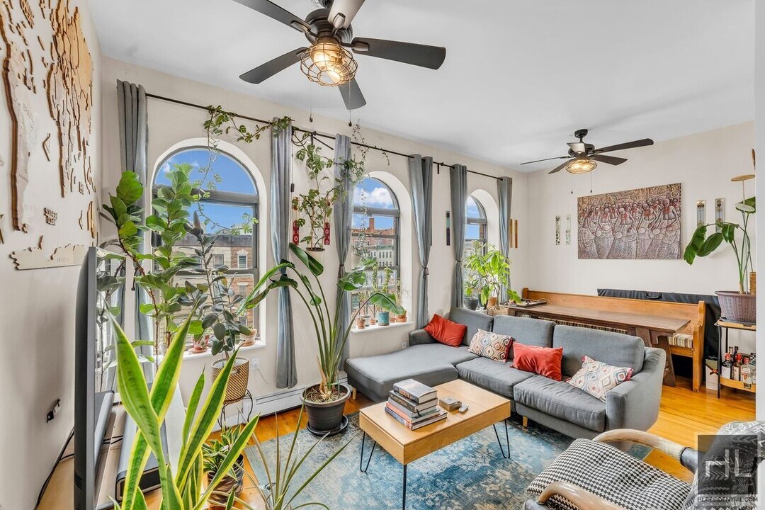 Saint Johns Place in Brooklyn, NY - Building Photo