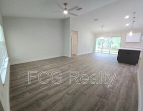 9547 N Sandree Dr in Citrus Springs, FL - Building Photo - Building Photo
