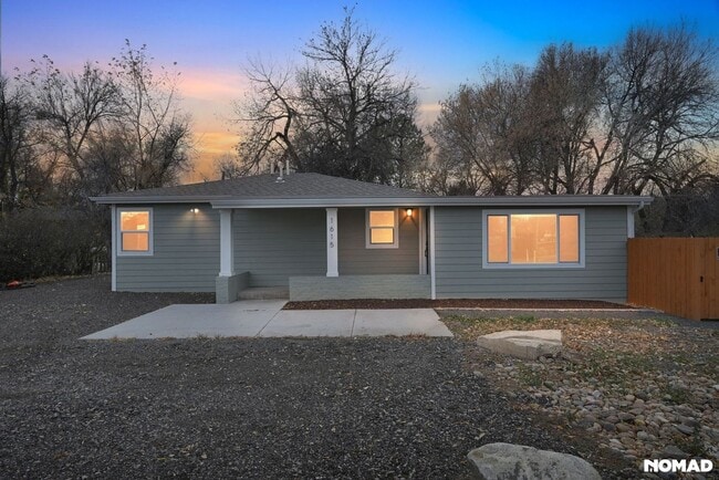 property at 1615 W Mulberry St